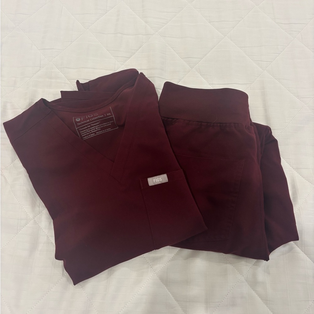 Figs Burgundy Scrub Set